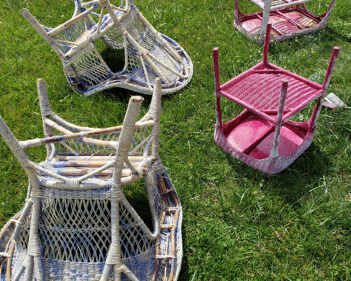 Wicker patio furniture is just a classic style. It is simple but beautiful and very comfortable at the same time. While there are gorgeous new wicker sets out there, there's just something about restoring an old crusty set to it's former glory. That is just what I did a few weeks ago and I love the result. Come along with me as I share the process of my Wicker Patio Furniture Makeover. 