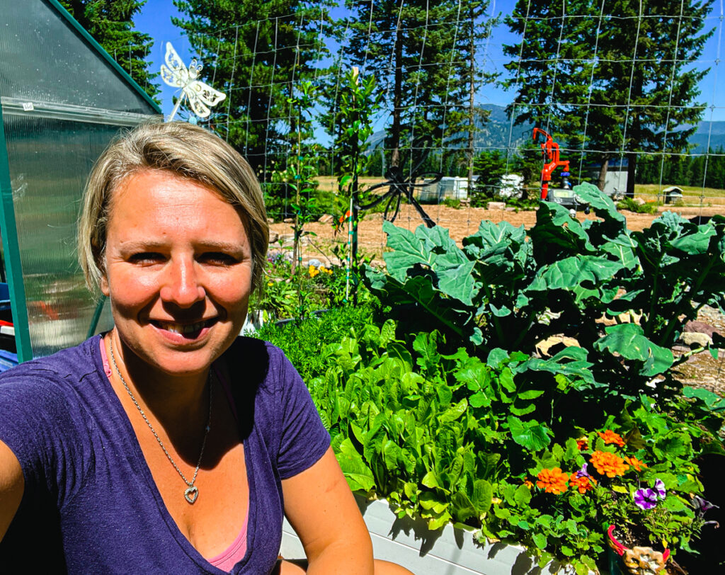 A Potager Garden is a homemaker's pride and joy. A "kitchen garden" that is truly your teammate in the daily grind of meal making. A space of BEAUTY and BOUNTY, it is truly way more than the sum of it's humble parts. Won't you join me in my Small Potager Garden for a lil' inspiration. 