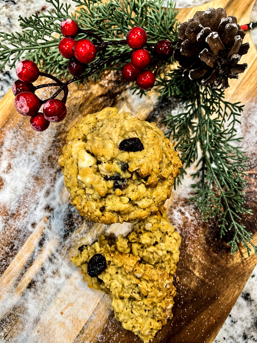 Chewy White Chocolate Cranberry Oatmeal Cookie